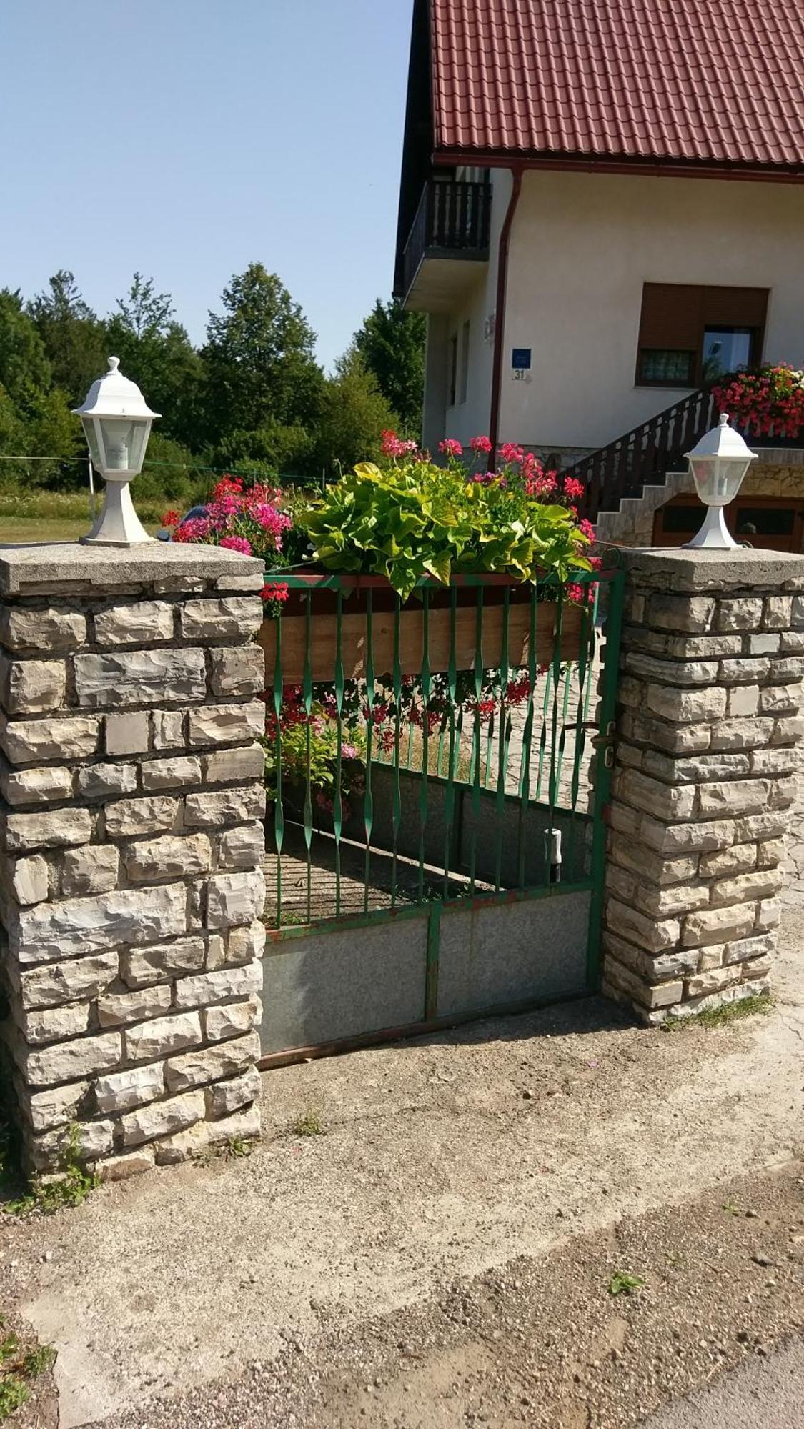 Plitvice House Milan Hotel Йезерце Екстериор снимка